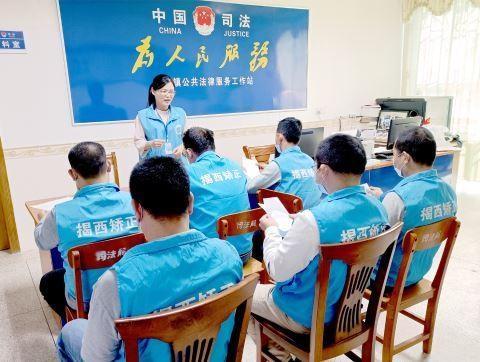 她把爱心播撒山城内外——记热心公益事业的先进人物陈树芳